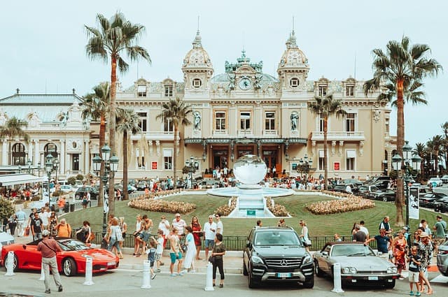 Should I Visit Montpellier or Monaco? Which is Better for Nightlife, Couples, Food, and Beaches? Which is Cheaper? Which is More Expensive?